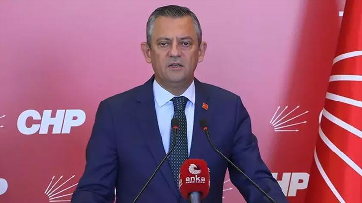 CHP Lideri Özel, İstanbul İl Başkanlığı önünde konuştu! 'Gün sindirme günü değildir'