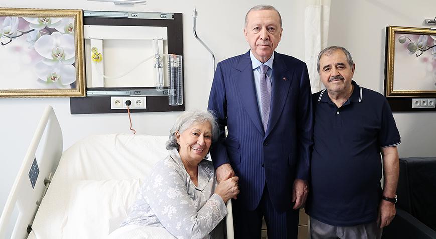 Cumhurbaşkanı Erdoğan açılışını yaptığı hastanedeki hastalara sürpriz ziyaret