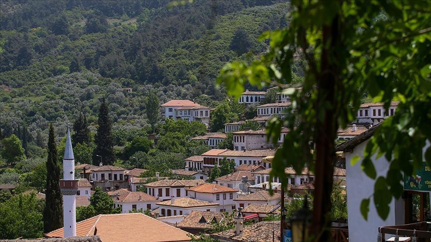 Köyde tüketim devrimi tez konusu oldu