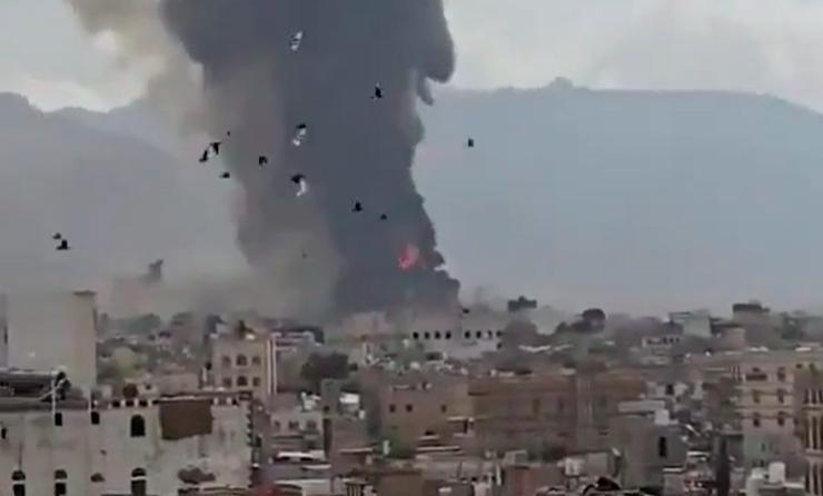 Son dakika! İsrail, Yemen'deki Sana Havalimanı'na saldırdı!