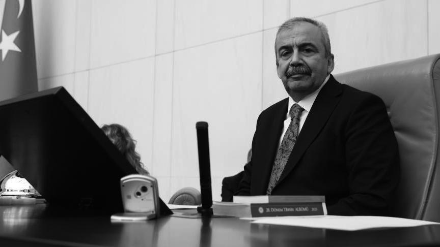 Son dakika... Sırrı Süreyya Önder'e veda